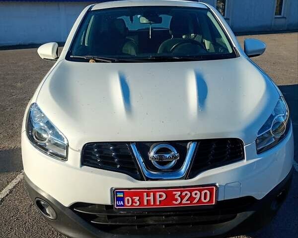 Белый Ниссан Кашкай 2, объемом двигателя 1.5 л и пробегом 143 тыс. км за 11200 $, фото 9 на Automoto.ua