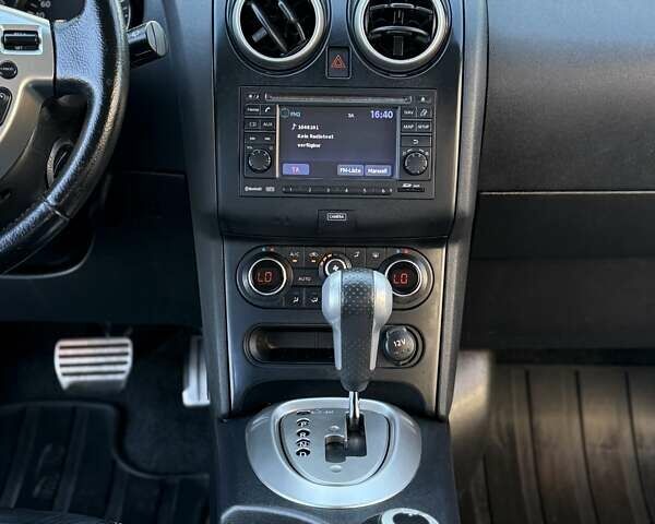 Белый Ниссан Кашкай 2, объемом двигателя 2 л и пробегом 214 тыс. км за 12750 $, фото 50 на Automoto.ua