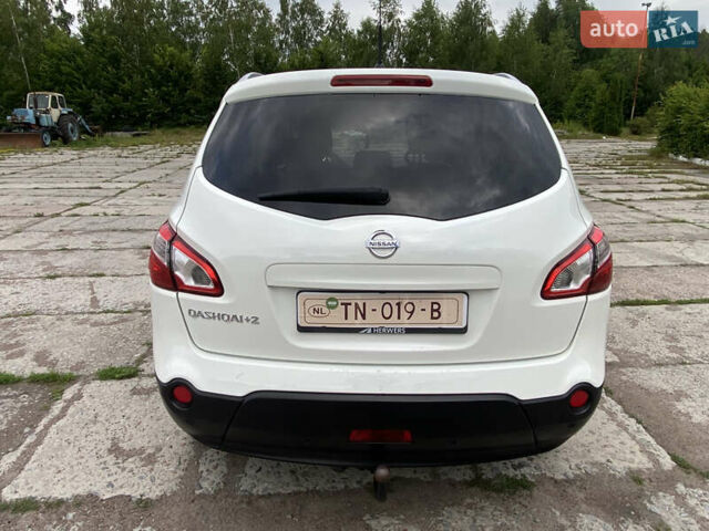 Білий Ніссан Кашкай 2, об'ємом двигуна 1.6 л та пробігом 211 тис. км за 11600 $, фото 4 на Automoto.ua