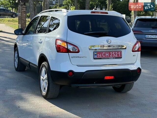 Белый Ниссан Кашкай 2, объемом двигателя 2 л и пробегом 214 тыс. км за 12750 $, фото 14 на Automoto.ua