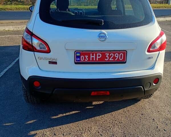 Белый Ниссан Кашкай 2, объемом двигателя 1.5 л и пробегом 143 тыс. км за 11200 $, фото 13 на Automoto.ua