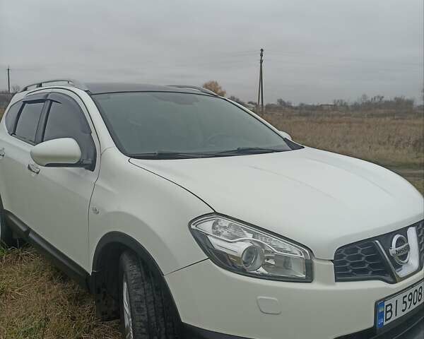 Белый Ниссан Кашкай 2, объемом двигателя 2 л и пробегом 118 тыс. км за 12500 $, фото 6 на Automoto.ua