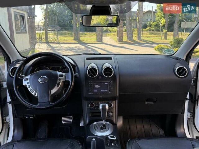 Білий Ніссан Кашкай 2, об'ємом двигуна 2 л та пробігом 215 тис. км за 12500 $, фото 49 на Automoto.ua