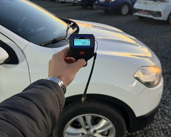 Белый Ниссан Кашкай 2, объемом двигателя 2 л и пробегом 208 тыс. км за 11800 $, фото 30 на Automoto.ua