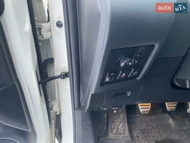 Белый Ниссан Кашкай 2, объемом двигателя 1.6 л и пробегом 264 тыс. км за 10750 $, фото 14 на Automoto.ua