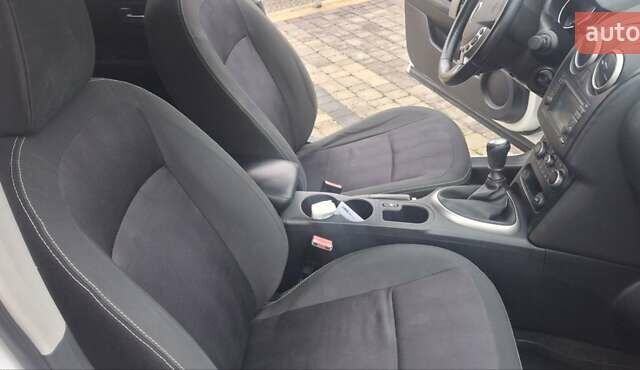 Білий Ніссан Кашкай 2, об'ємом двигуна 1.5 л та пробігом 271 тис. км за 10799 $, фото 17 на Automoto.ua