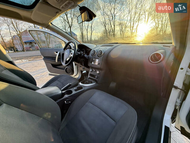 Белый Ниссан Кашкай 2, объемом двигателя 1.46 л и пробегом 204 тыс. км за 9650 $, фото 25 на Automoto.ua