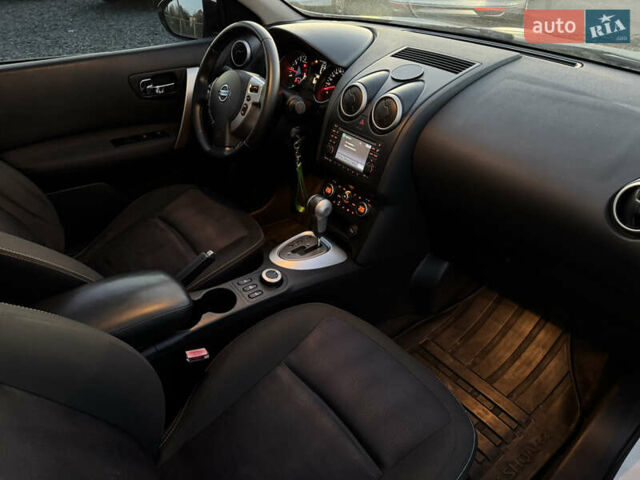 Белый Ниссан Кашкай 2, объемом двигателя 2 л и пробегом 208 тыс. км за 11800 $, фото 7 на Automoto.ua