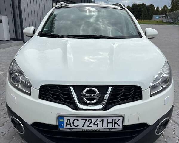 Білий Ніссан Кашкай 2, об'ємом двигуна 2 л та пробігом 215 тис. км за 13300 $, фото 4 на Automoto.ua