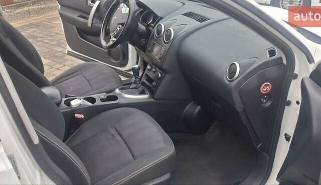 Білий Ніссан Кашкай 2, об'ємом двигуна 1.5 л та пробігом 271 тис. км за 10799 $, фото 16 на Automoto.ua