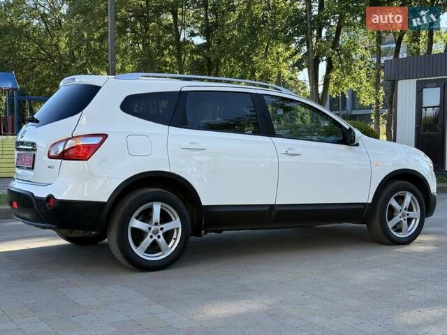 Білий Ніссан Кашкай 2, об'ємом двигуна 2 л та пробігом 215 тис. км за 12500 $, фото 21 на Automoto.ua