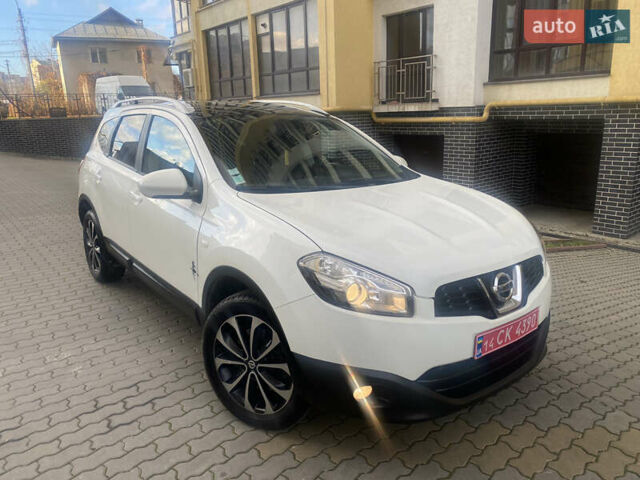 Белый Ниссан Кашкай 2, объемом двигателя 1.6 л и пробегом 198 тыс. км за 10999 $, фото 1 на Automoto.ua