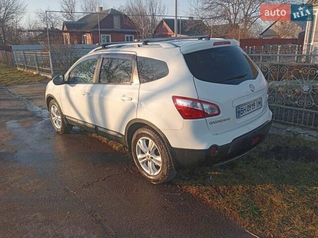 Белый Ниссан Кашкай 2, объемом двигателя 2 л и пробегом 190 тыс. км за 11500 $, фото 5 на Automoto.ua