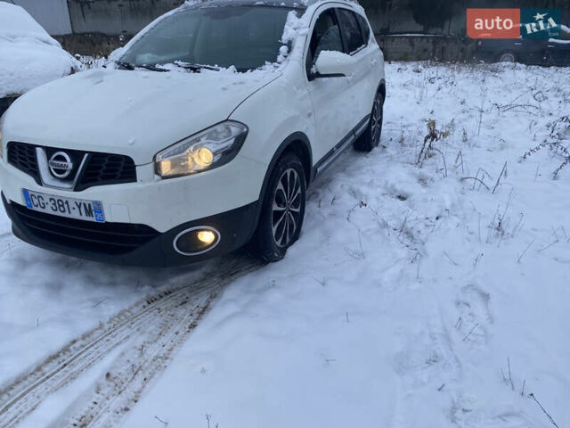 Белый Ниссан Кашкай 2, объемом двигателя 1.6 л и пробегом 264 тыс. км за 10750 $, фото 3 на Automoto.ua