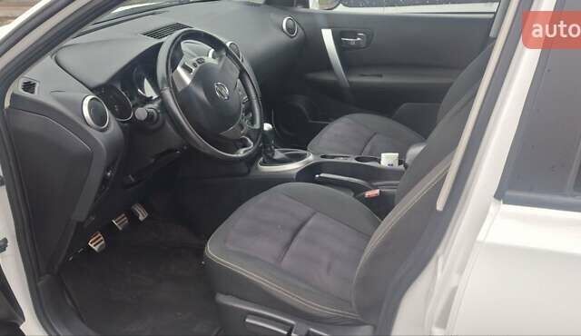 Білий Ніссан Кашкай 2, об'ємом двигуна 1.5 л та пробігом 271 тис. км за 10799 $, фото 11 на Automoto.ua