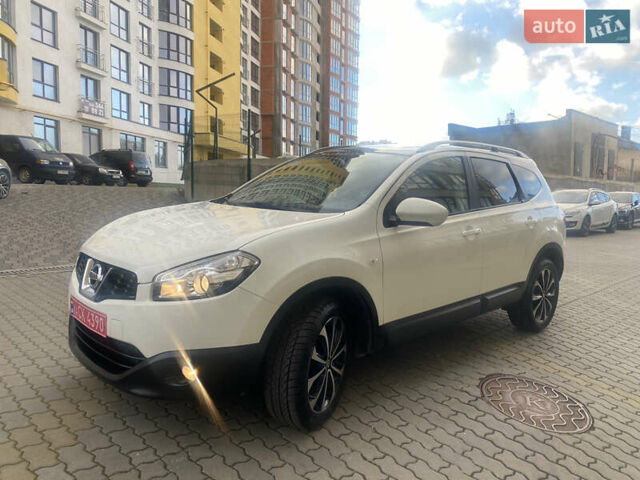 Белый Ниссан Кашкай 2, объемом двигателя 1.6 л и пробегом 198 тыс. км за 10999 $, фото 4 на Automoto.ua