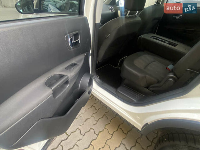 Белый Ниссан Кашкай 2, объемом двигателя 1.6 л и пробегом 198 тыс. км за 10999 $, фото 16 на Automoto.ua