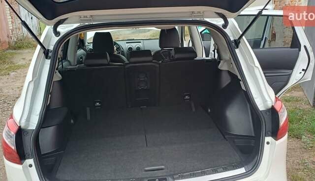 Ниссан Кашкай 2 2013 в Чернигове на Automoto.ua Белый Ниссан Кашкай 2, объемом двигателя 1.6 л и пробегом 230 тыс. км за 13650 $, фото 17 на Automoto.ua