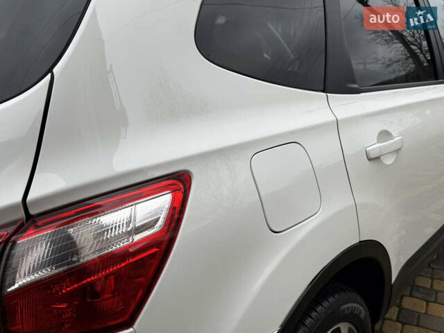 Белый Ниссан Кашкай 2, объемом двигателя 1.6 л и пробегом 220 тыс. км за 10650 $, фото 52 на Automoto.ua