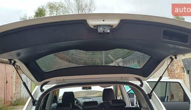 Ниссан Кашкай 2 2013 в Чернигове на Automoto.ua Белый Ниссан Кашкай 2, объемом двигателя 1.6 л и пробегом 230 тыс. км за 13650 $, фото 16 на Automoto.ua