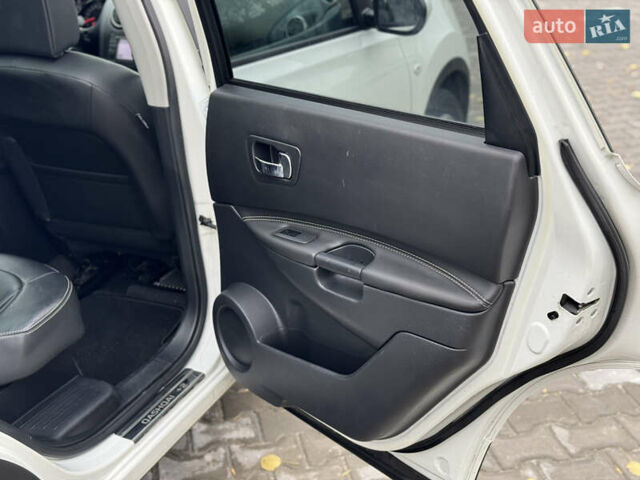 Ниссан Кашкай 2 2013 в Ровно на Automoto.ua Белый Ниссан Кашкай 2, объемом двигателя 1.6 л и пробегом 213 тыс. км за 12800 $, фото 61 на Automoto.ua