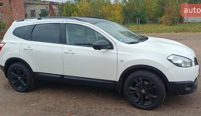 Ниссан Кашкай 2 2013 в Чернигове на Automoto.ua Белый Ниссан Кашкай 2, объемом двигателя 1.6 л и пробегом 230 тыс. км за 13650 $, фото 7 на Automoto.ua