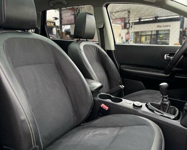 Ниссан Кашкай 2 2013 в Дубно на Automoto.ua Белый Ниссан Кашкай 2, объемом двигателя 1.6 л и пробегом 233 тыс. км за 11499 $, фото 24 на Automoto.ua