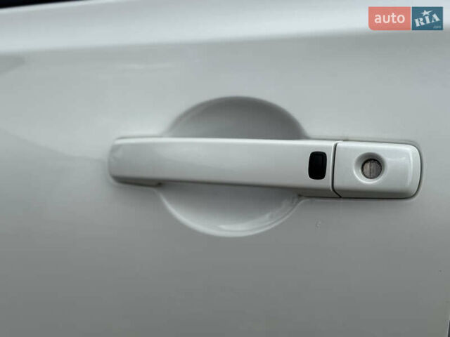 Ниссан Кашкай 2 2013 в Ровно на Automoto.ua Белый Ниссан Кашкай 2, объемом двигателя 1.6 л и пробегом 213 тыс. км за 12800 $, фото 15 на Automoto.ua