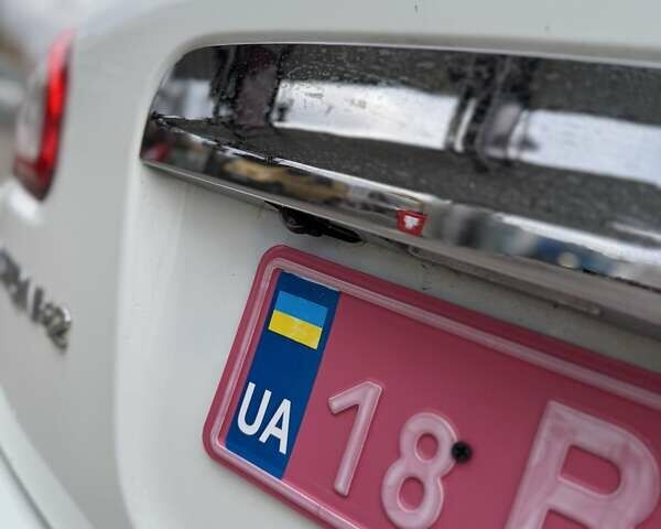 Ниссан Кашкай 2 2013 в Дубно на Automoto.ua Белый Ниссан Кашкай 2, объемом двигателя 1.6 л и пробегом 233 тыс. км за 11499 $, фото 17 на Automoto.ua