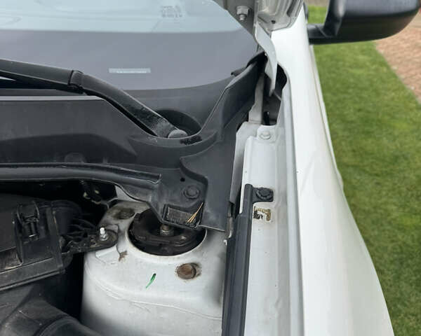 Ниссан Кашкай 2 2013 в Черкассах на Automoto.ua Белый Ниссан Кашкай 2, объемом двигателя 1.6 л и пробегом 280 тыс. км за 10300 $, фото 11 на Automoto.ua