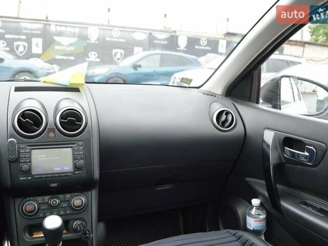 Белый Ниссан Кашкай 2, объемом двигателя 1.6 л и пробегом 346 тыс. км за 11500 $, фото 11 на Automoto.ua