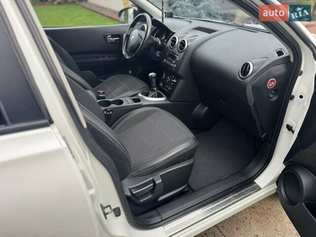 Ниссан Кашкай 2 2013 в Черкассах на Automoto.ua Белый Ниссан Кашкай 2, объемом двигателя 1.6 л и пробегом 280 тыс. км за 10300 $, фото 15 на Automoto.ua