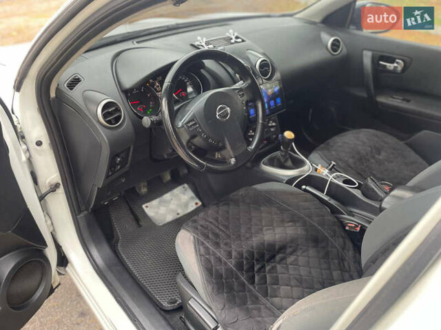 Ниссан Кашкай 2 2013 в Новых Санжарах на Automoto.ua Белый Ниссан Кашкай 2, объемом двигателя 1.5 л и пробегом 307 тыс. км за 10000 $, фото 8 на Automoto.ua