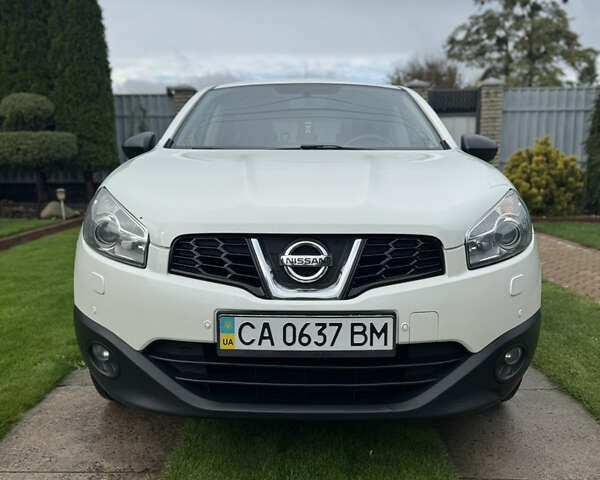 Ниссан Кашкай 2 2013 в Черкассах на Automoto.ua Белый Ниссан Кашкай 2, объемом двигателя 1.6 л и пробегом 280 тыс. км за 10300 $, фото 2 на Automoto.ua