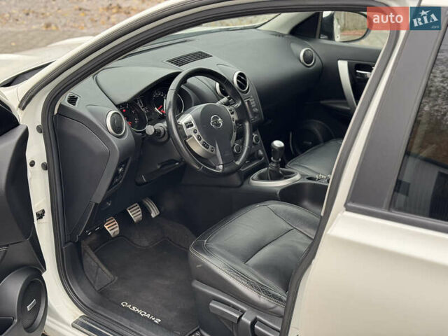 Ниссан Кашкай 2 2013 в Ровно на Automoto.ua Белый Ниссан Кашкай 2, объемом двигателя 1.6 л и пробегом 213 тыс. км за 12800 $, фото 42 на Automoto.ua