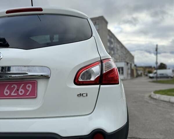 Ниссан Кашкай 2 2013 в Дубно на Automoto.ua Белый Ниссан Кашкай 2, объемом двигателя 1.6 л и пробегом 233 тыс. км за 11499 $, фото 3 на Automoto.ua