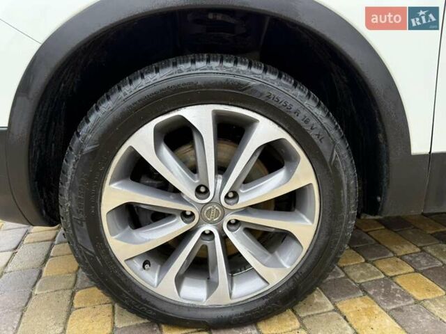 Белый Ниссан Кашкай 2, объемом двигателя 1.6 л и пробегом 221 тыс. км за 10900 $, фото 18 на Automoto.ua