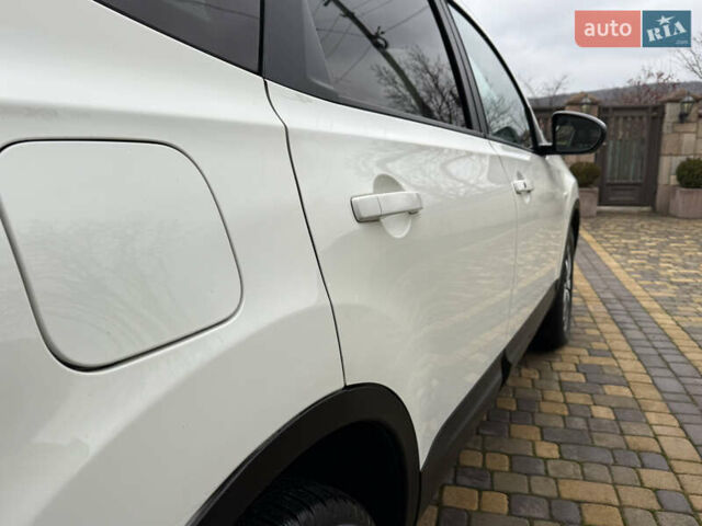 Белый Ниссан Кашкай 2, объемом двигателя 1.6 л и пробегом 220 тыс. км за 10650 $, фото 59 на Automoto.ua