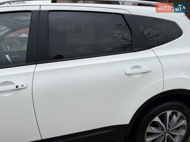 Белый Ниссан Кашкай 2, объемом двигателя 1.6 л и пробегом 220 тыс. км за 10650 $, фото 49 на Automoto.ua