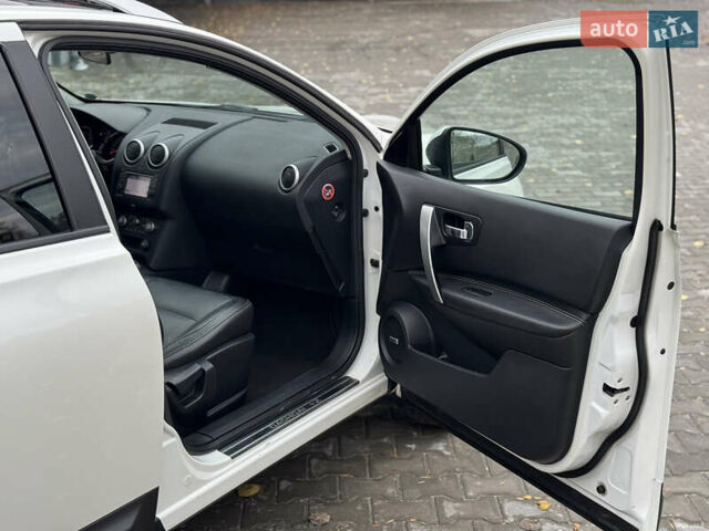 Ниссан Кашкай 2 2013 в Ровно на Automoto.ua Белый Ниссан Кашкай 2, объемом двигателя 1.6 л и пробегом 213 тыс. км за 12800 $, фото 63 на Automoto.ua