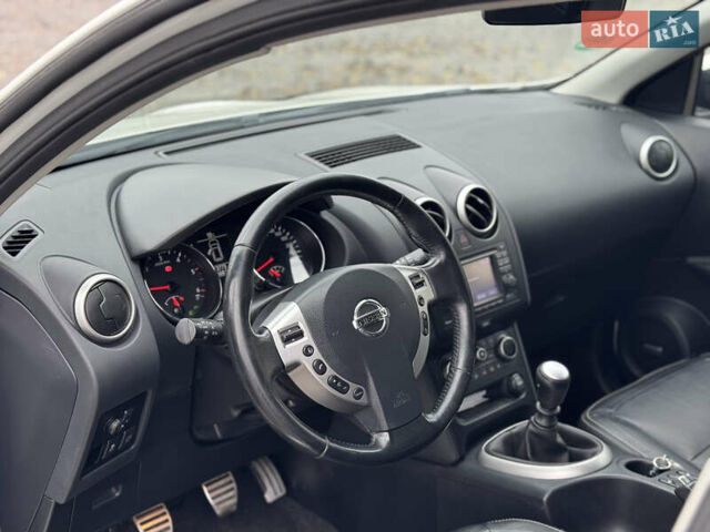 Ниссан Кашкай 2 2013 в Ровно на Automoto.ua Белый Ниссан Кашкай 2, объемом двигателя 1.6 л и пробегом 213 тыс. км за 12800 $, фото 43 на Automoto.ua