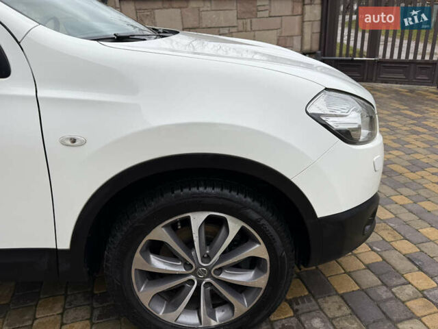 Белый Ниссан Кашкай 2, объемом двигателя 1.6 л и пробегом 220 тыс. км за 10650 $, фото 56 на Automoto.ua