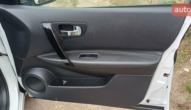 Ниссан Кашкай 2 2013 в Чернигове на Automoto.ua Белый Ниссан Кашкай 2, объемом двигателя 1.6 л и пробегом 230 тыс. км за 13650 $, фото 6 на Automoto.ua