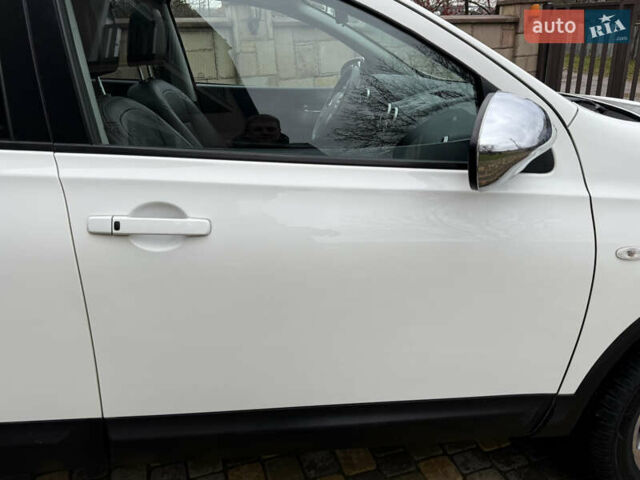 Белый Ниссан Кашкай 2, объемом двигателя 1.6 л и пробегом 220 тыс. км за 10650 $, фото 54 на Automoto.ua