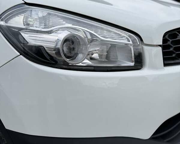 Ниссан Кашкай 2 2013 в Дубно на Automoto.ua Белый Ниссан Кашкай 2, объемом двигателя 1.6 л и пробегом 233 тыс. км за 11499 $, фото 2 на Automoto.ua