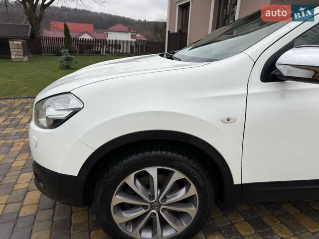 Белый Ниссан Кашкай 2, объемом двигателя 1.6 л и пробегом 220 тыс. км за 10650 $, фото 47 на Automoto.ua
