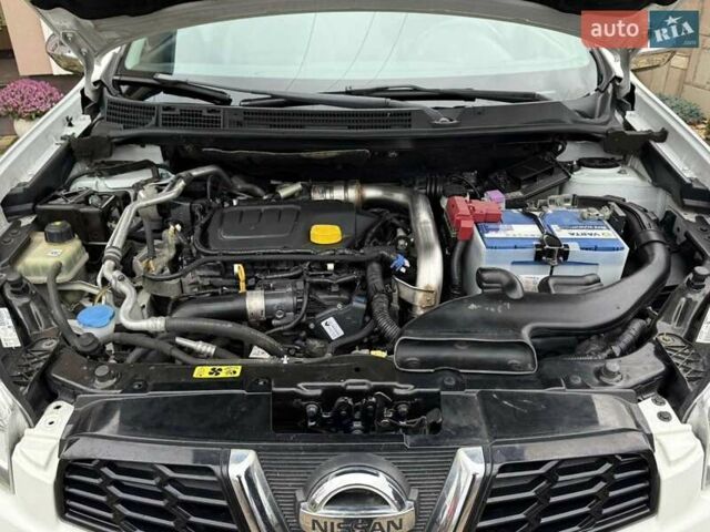 Белый Ниссан Кашкай 2, объемом двигателя 1.6 л и пробегом 221 тыс. км за 10900 $, фото 9 на Automoto.ua