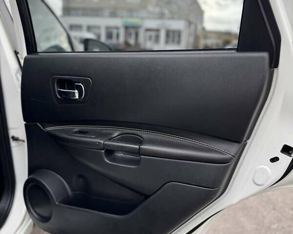 Ниссан Кашкай 2 2013 в Дубно на Automoto.ua Белый Ниссан Кашкай 2, объемом двигателя 1.6 л и пробегом 233 тыс. км за 11499 $, фото 22 на Automoto.ua