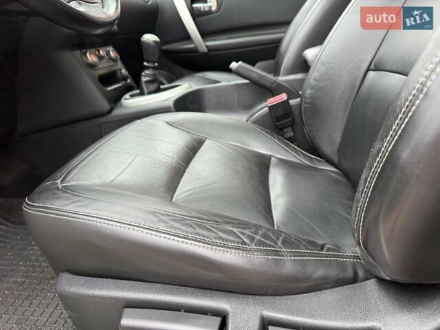 Белый Ниссан Кашкай 2, объемом двигателя 1.6 л и пробегом 221 тыс. км за 10900 $, фото 19 на Automoto.ua