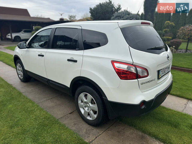 Ниссан Кашкай 2 2013 в Черкассах на Automoto.ua Белый Ниссан Кашкай 2, объемом двигателя 1.6 л и пробегом 280 тыс. км за 10300 $, фото 4 на Automoto.ua
